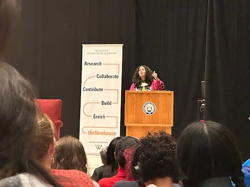 Elizabeth Acevedo presents at her lecture. Photo Courtesy of Phoebe Rebhorn.