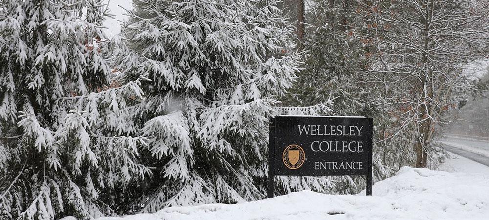 Photo of Wellesley College entrance
Photo courtesy of Wellesley College